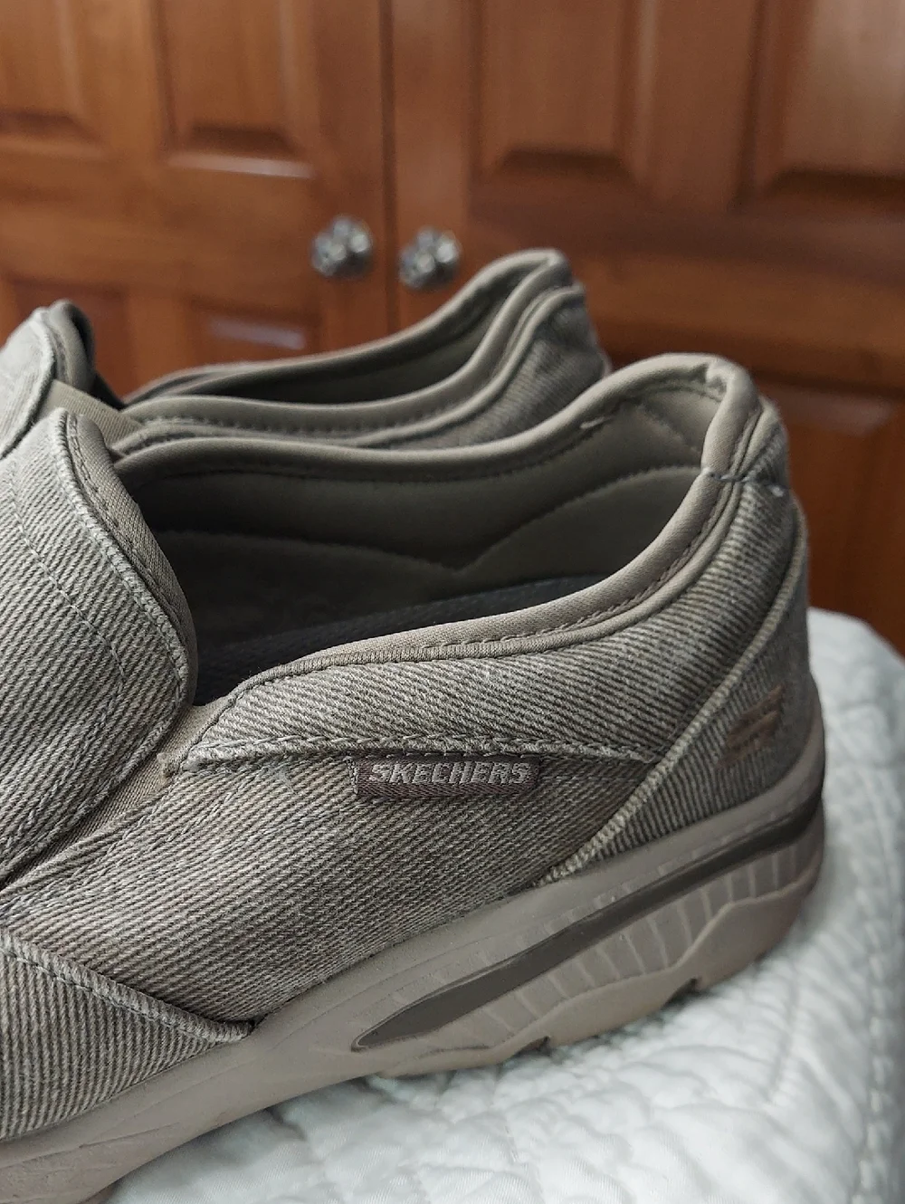 Skechers Men's Slip-On Canvas Loafers in Taupe, Relaxed Fit, Size 10, Like New - Picture 5 of 12